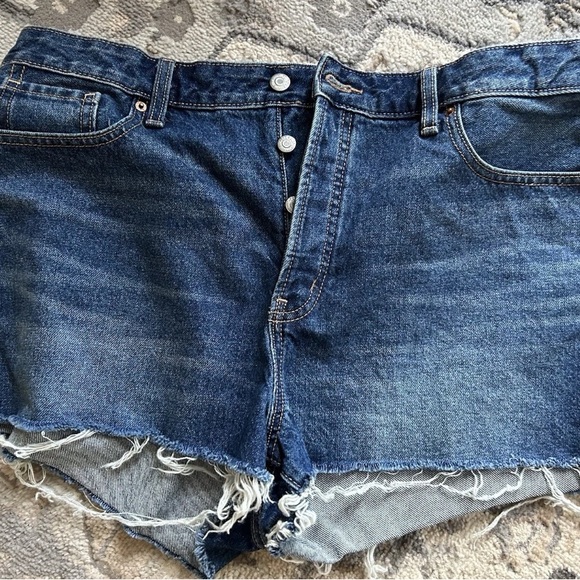 Old Navy Pants - Old Navy O.G Short High Rise Womens 16 American Flag Denim Cut Off Shorts Button